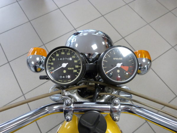 Suzuki T 250 – Image 12